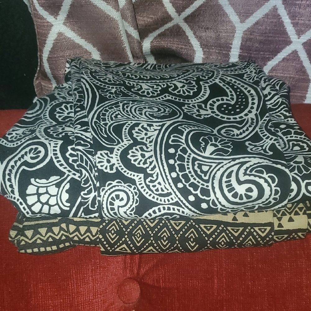 Black and White Paisley Blanket